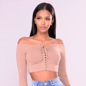 Fashion nova - “just a glimpse of me top” crop top